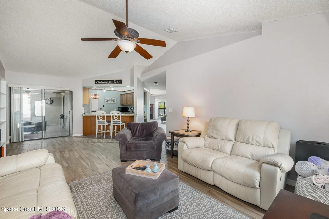 Photo of 938 Osprey Lane