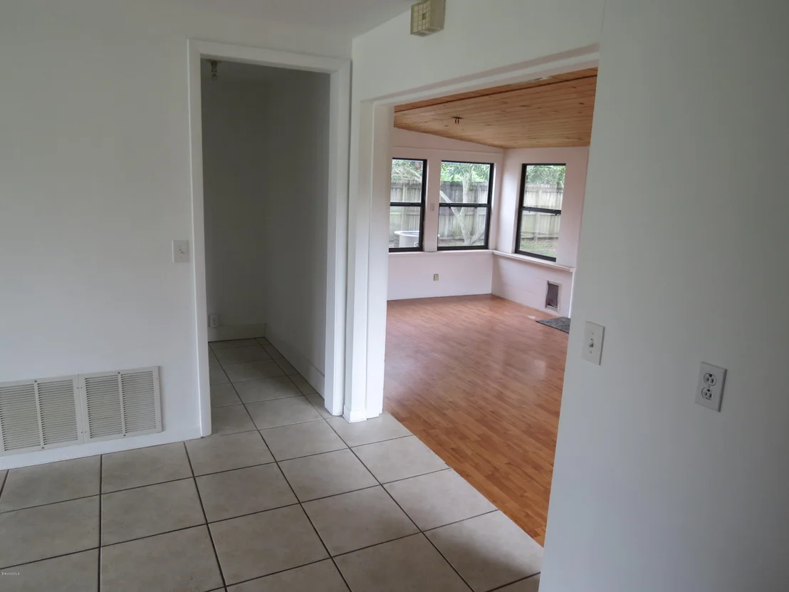 Photo of 1011 Barclay Drive