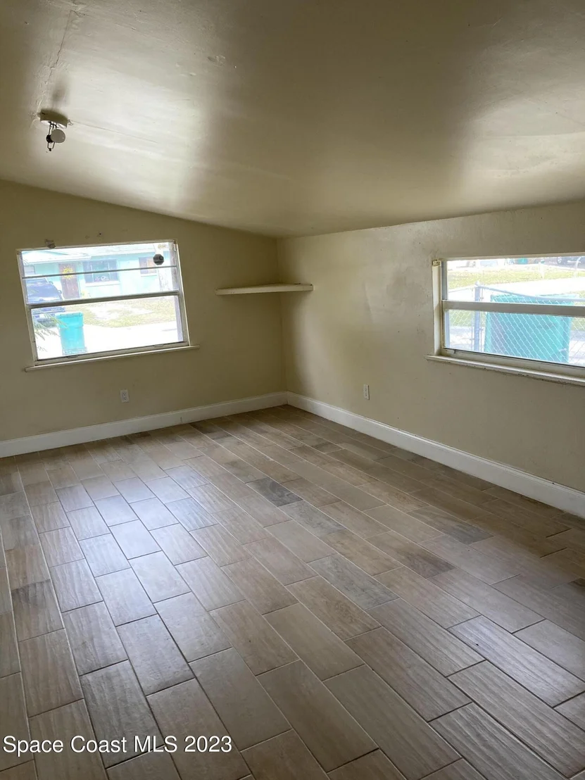 Photo of 2111 Warwick Road