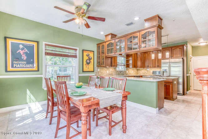 Photo of 2241 Royal Oaks Drive