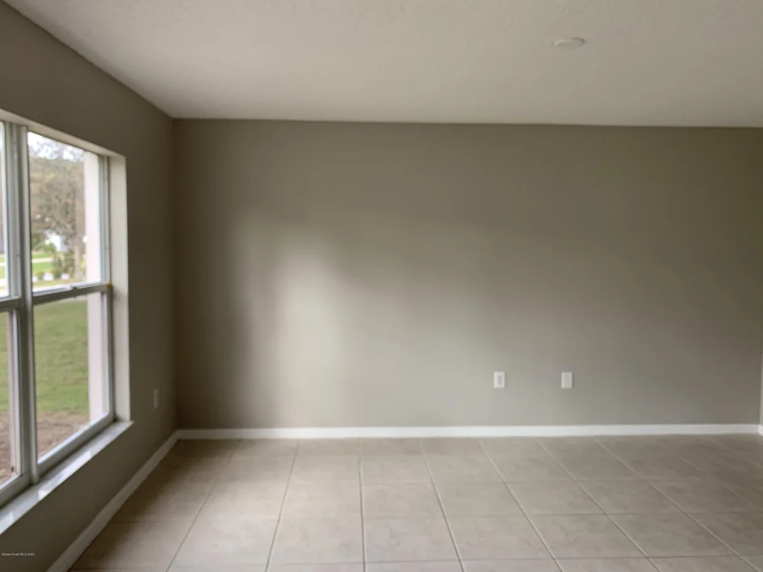 Photo of 575 Balcom SE