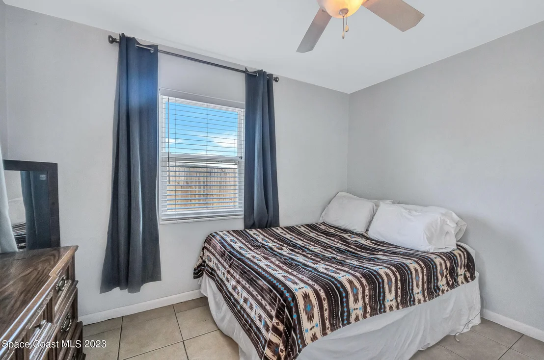 Photo of 2981 Kosuth Road NE