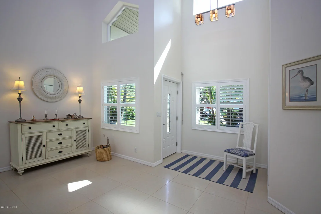 Photo of 5870 Riverside Drive