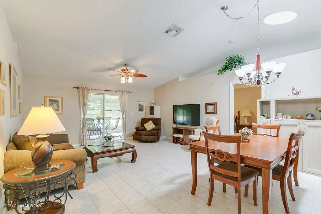 Photo of 2122 Spring Creek Circle NE