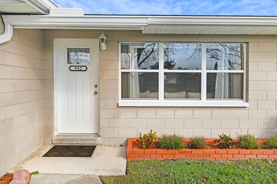 Photo of 992 Cardon Drive