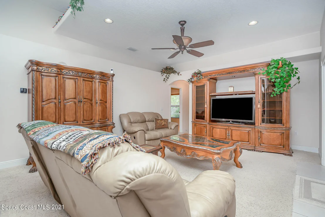 Photo of 347 Dorset Drive