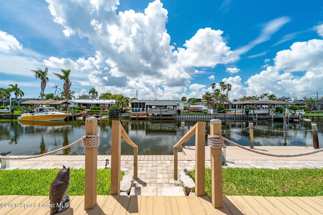 Photo of 452 Cardinal Drive