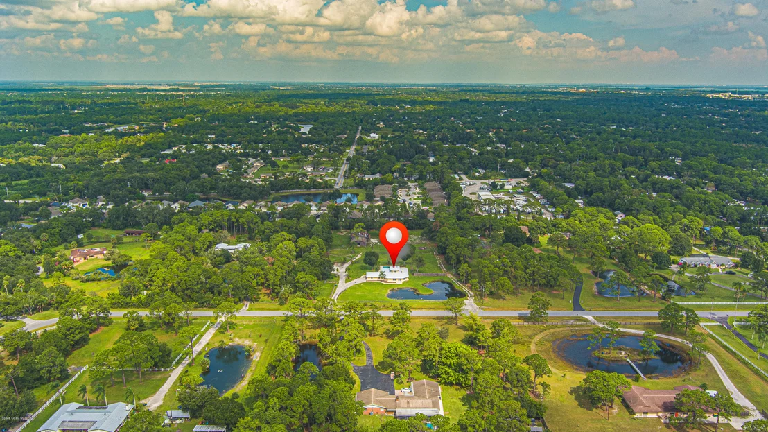 Photo of 4300 Pinewood Road