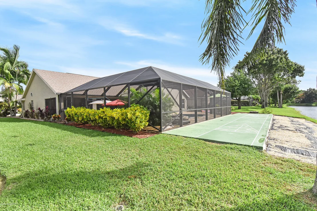 Photo of 943 Pelican Lane