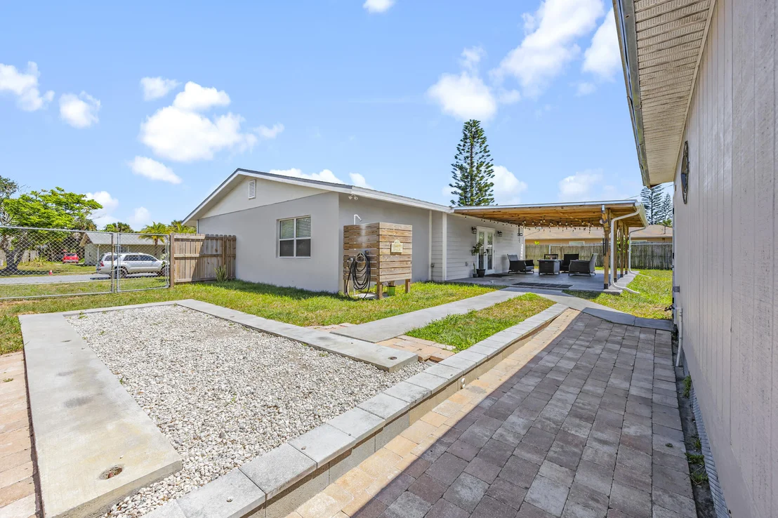 Photo of 1012 Cable Lane NE