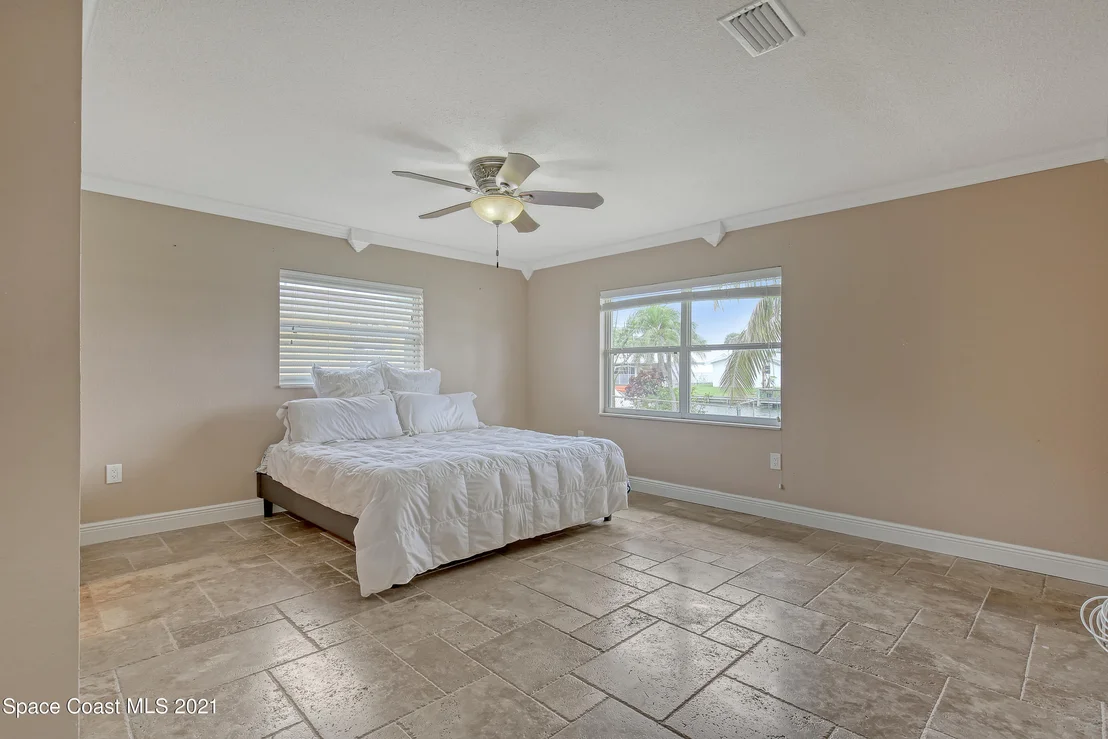 Photo of 375 Dorset Drive