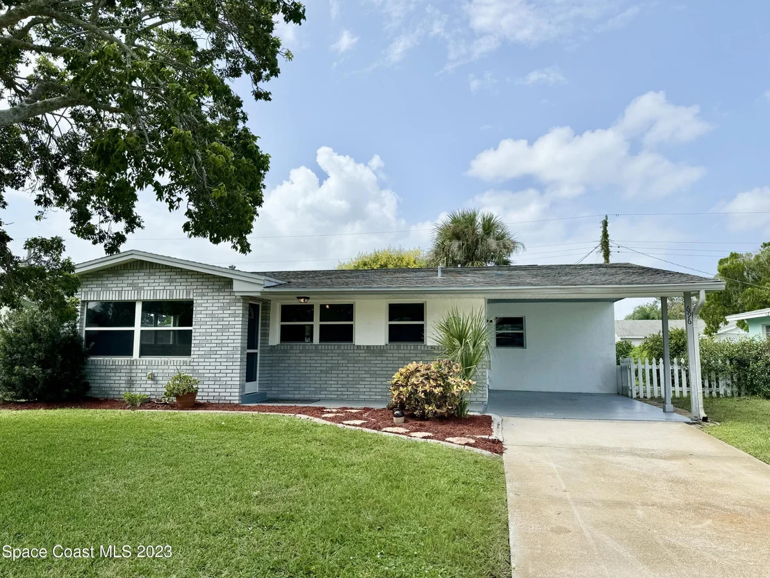 Photo of 696 Teak Drive