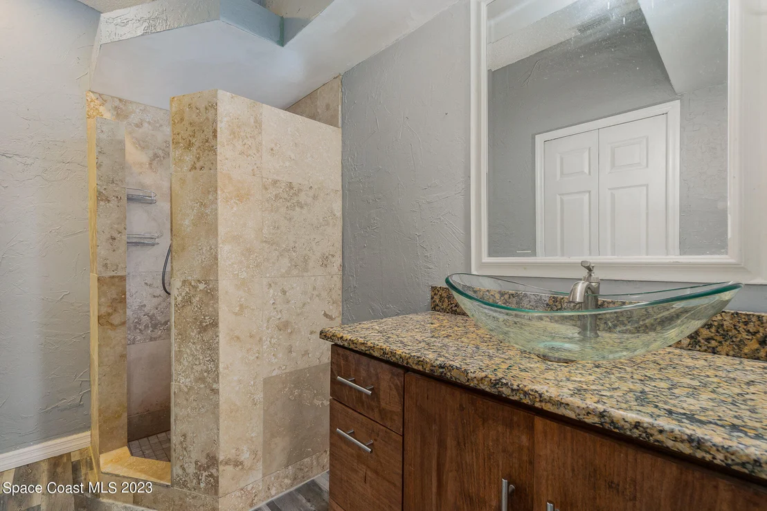 Photo of 2901 Saint James Lane