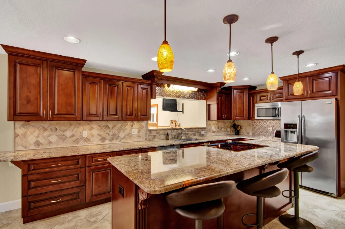 Photo of 413 Sunset Boulevard