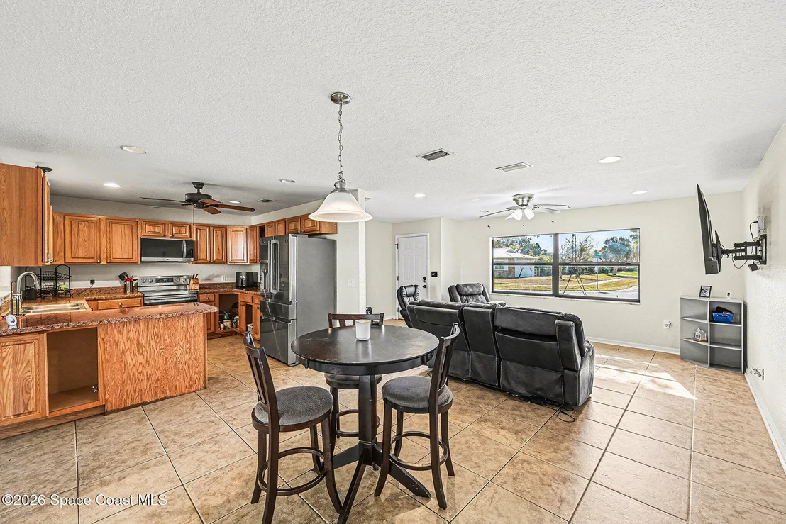 Photo of 1584 Gardner Dr Drive