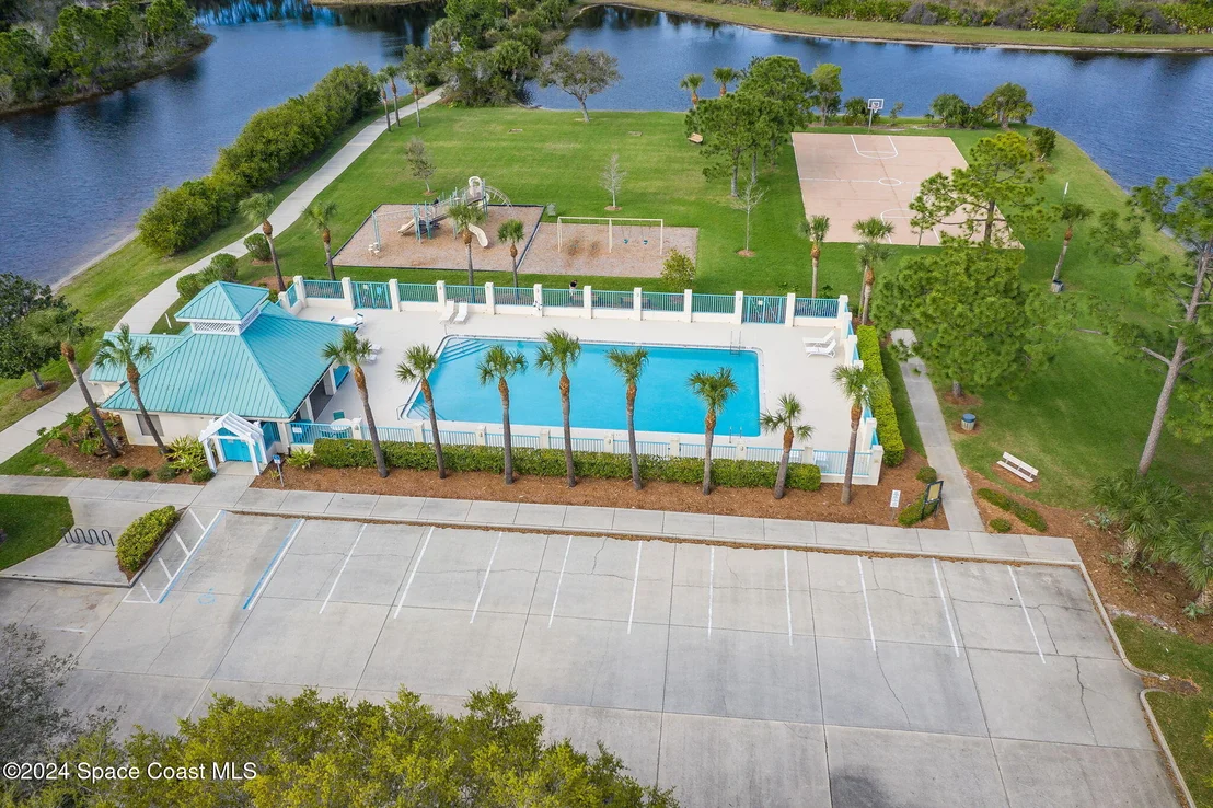 Photo of 930 Starling Way