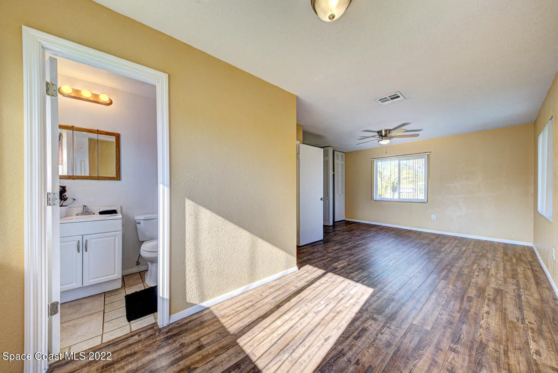 Photo of 1121 Daytona Drive NE