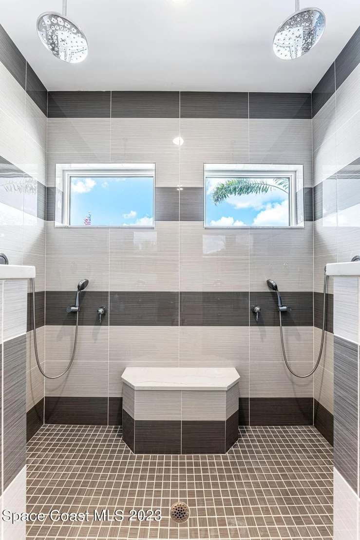 Photo of 6231 Windward Lane