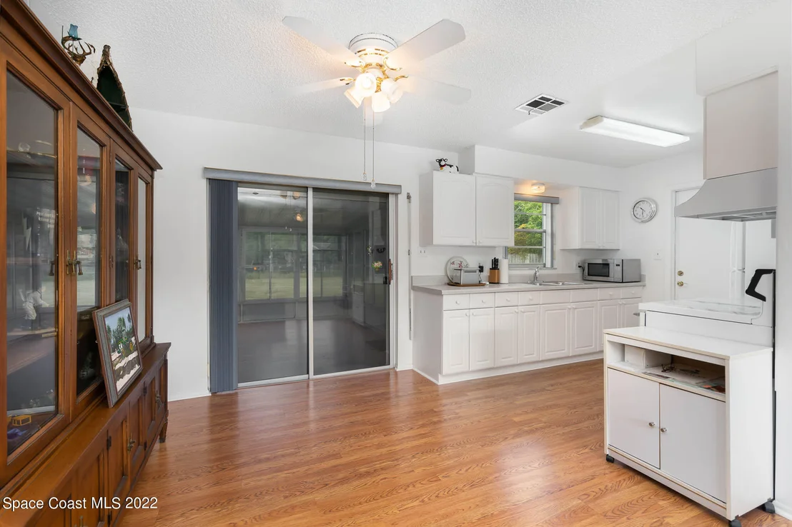 Photo of 261 E Haven Drive