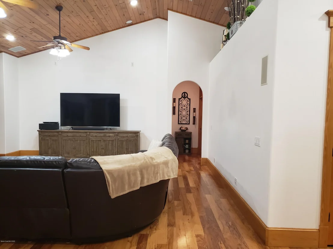 Photo of 555 Hale Road