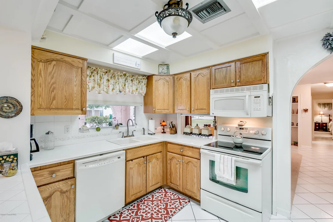 Photo of 821 Heron Road