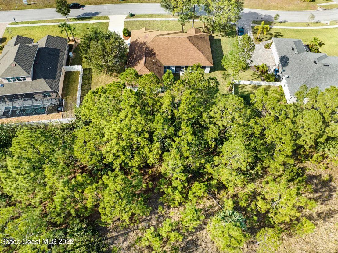 Photo of 2185 SE Windbrook Drive SE