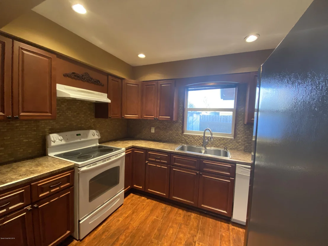Photo of 787 Chickasaw Avenue