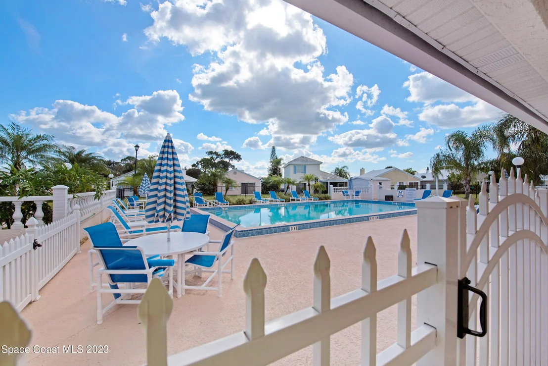 Photo of 963 Wateroak Drive NE