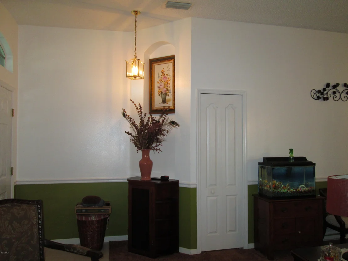 Photo of 940 Shaw Circle