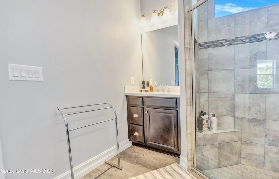 Photo of 7338 Bluemink Lane