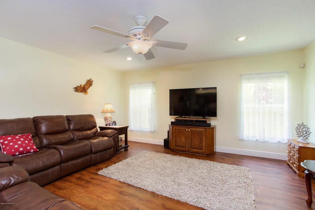 Photo of 1043 Spring Oak Drive
