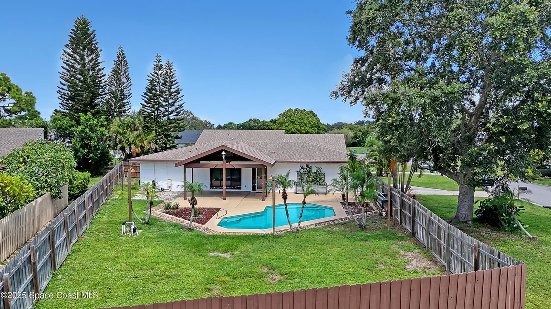 Photo of 210 Applewood Circle