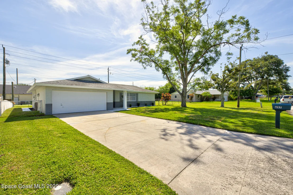 Photo of 697 Amor Drive