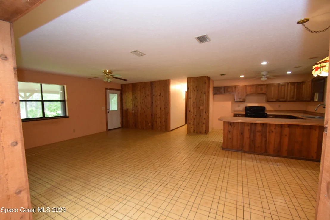 Photo of 2660 Weber Road