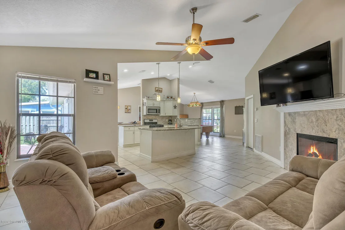 Photo of 1247 Walnut Grove Way