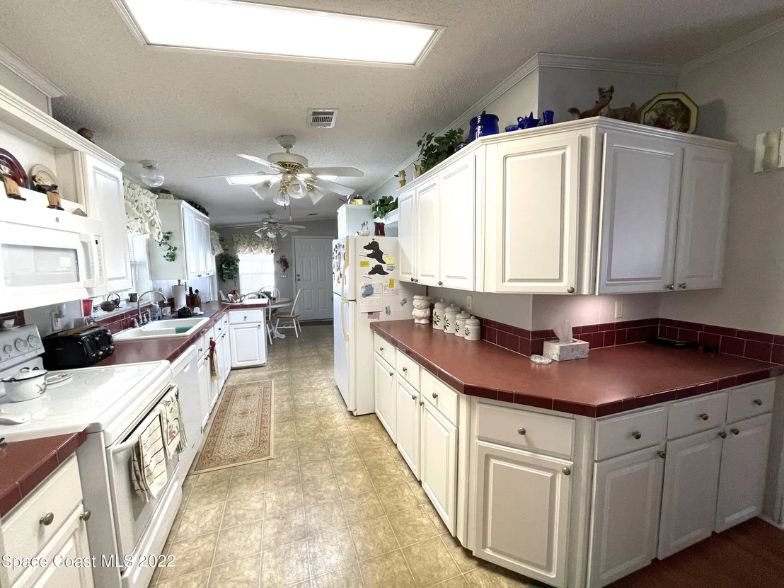 Photo of 303 Buttonwood Court