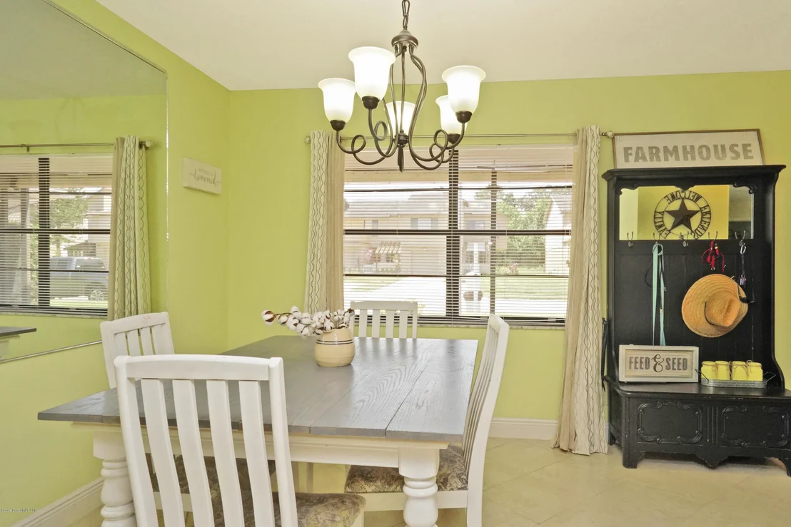 Photo of 1695 Figtree Drive