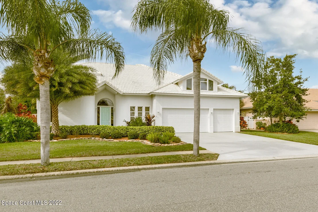 Photo of 218 Waterside Drive