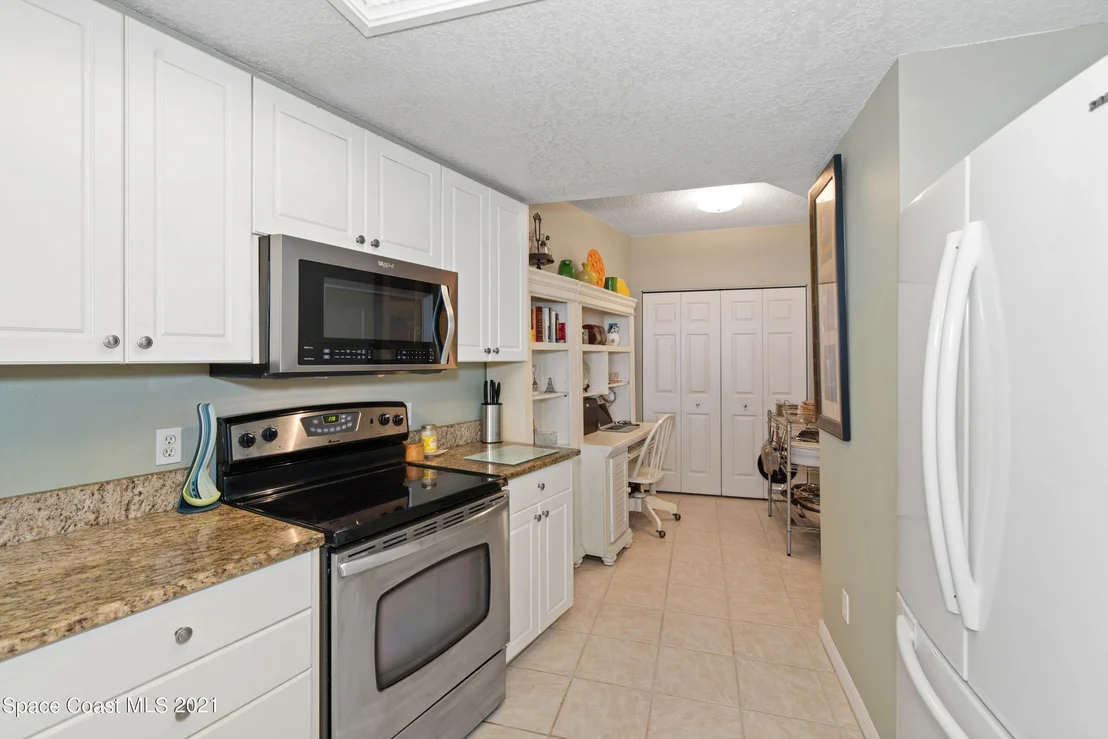 Photo of Unit 603 at 100 Riverside Drive