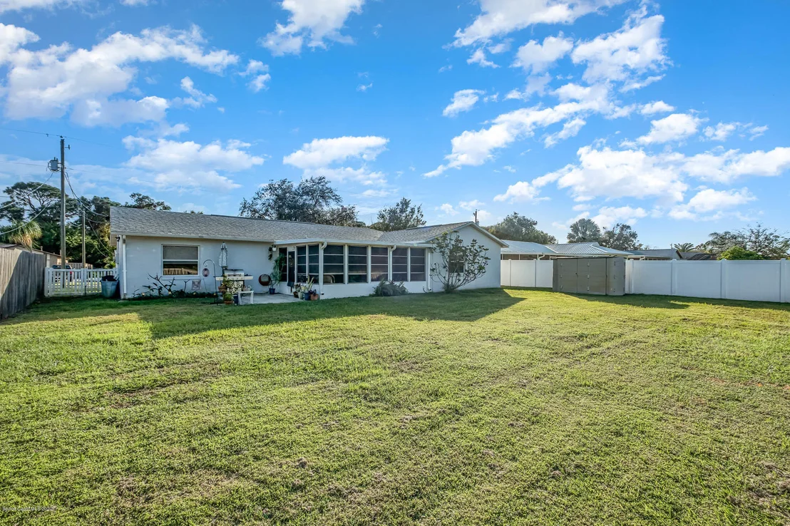 Photo of 990 Sycamore Drive