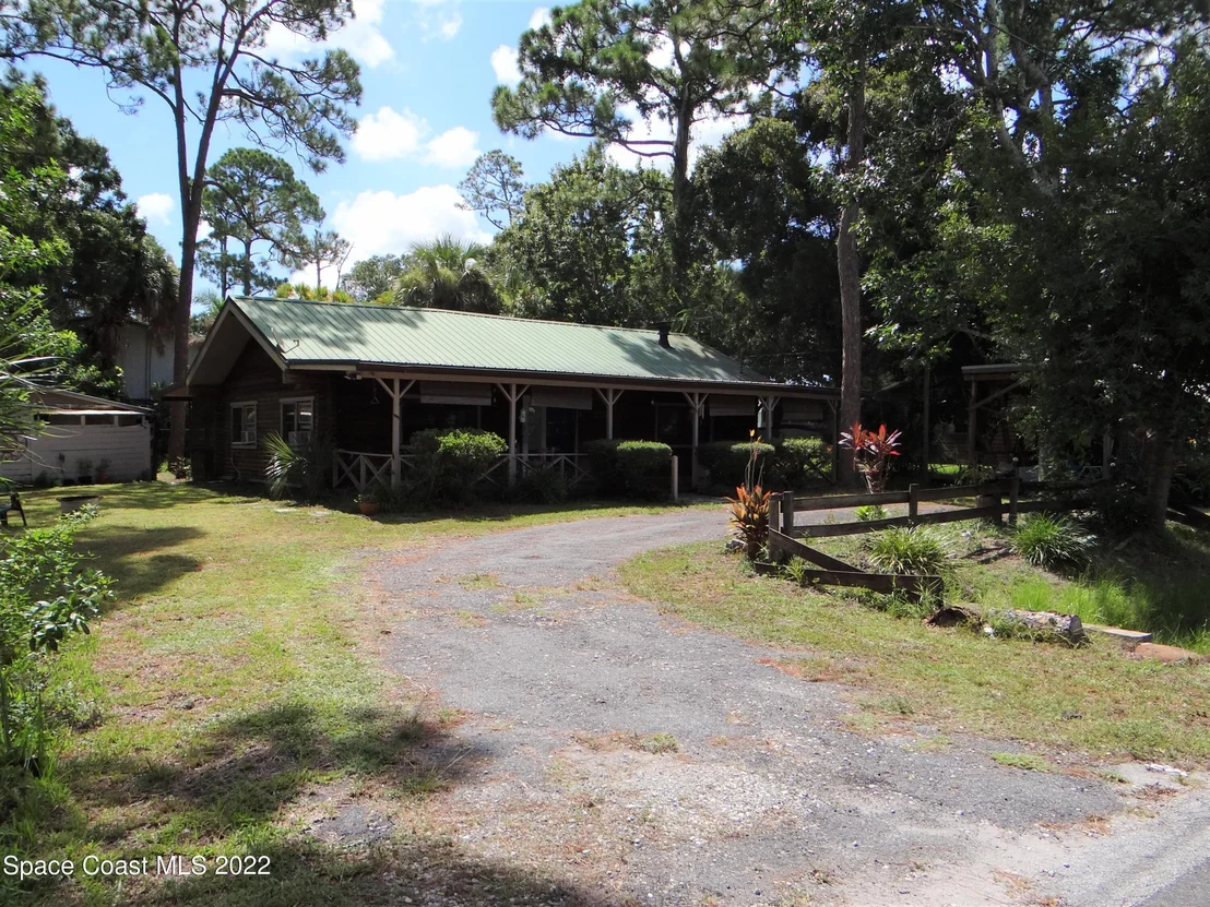 Photo of 690 La Veta Drive