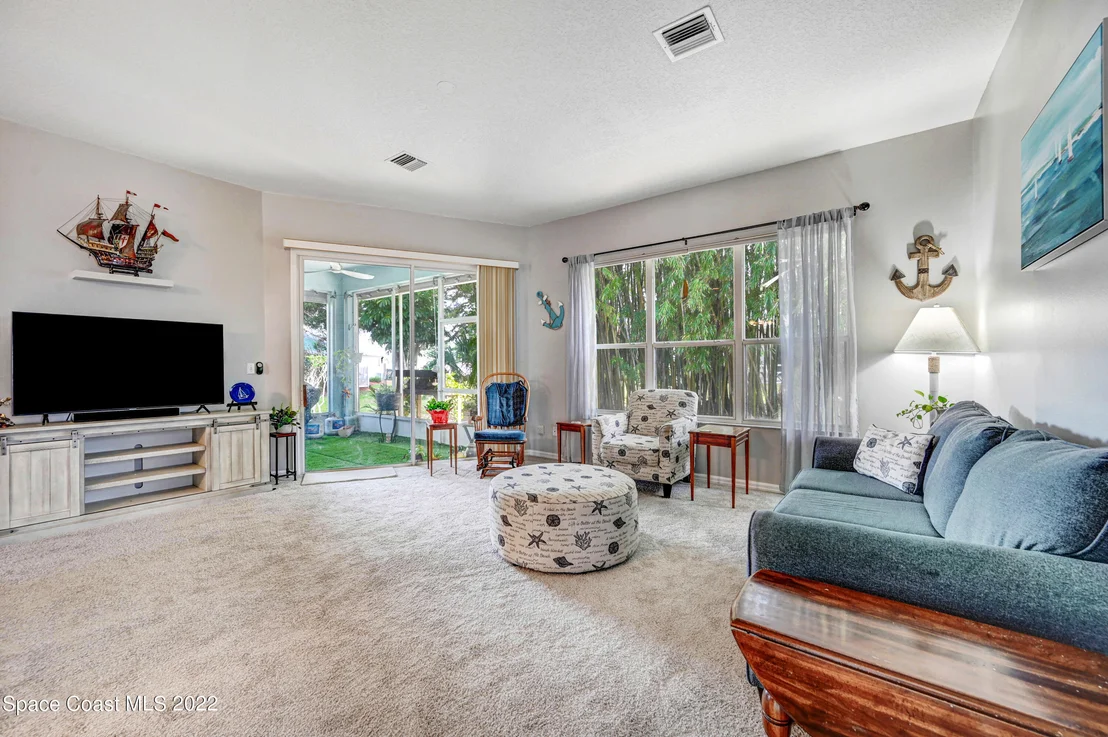 Photo of 852 Villa Drive