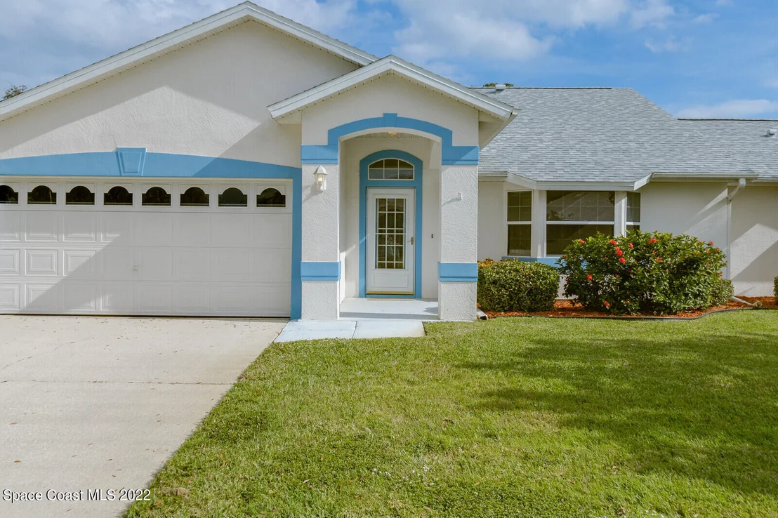 Photo of 5039 Alamanda Drive