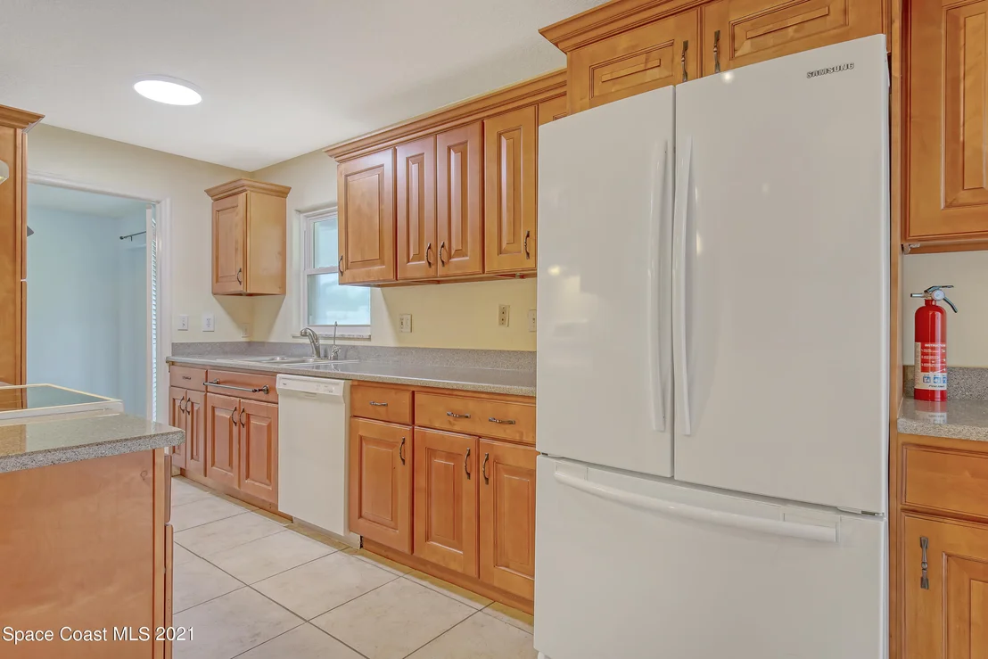 Photo of 652 Augusta Circle NE