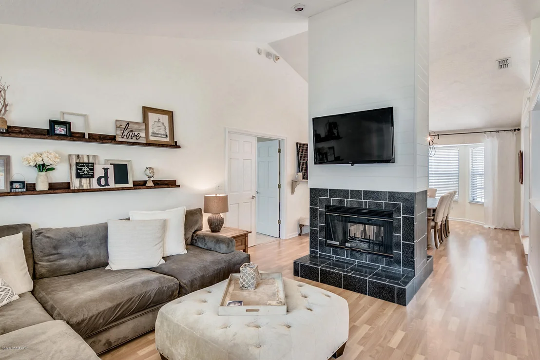 Photo of 902 Whisperpine Drive
