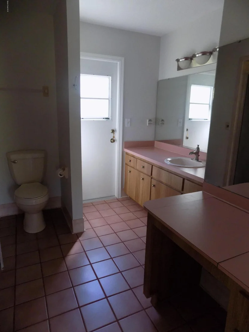Photo of 970 Bluegrass Lane