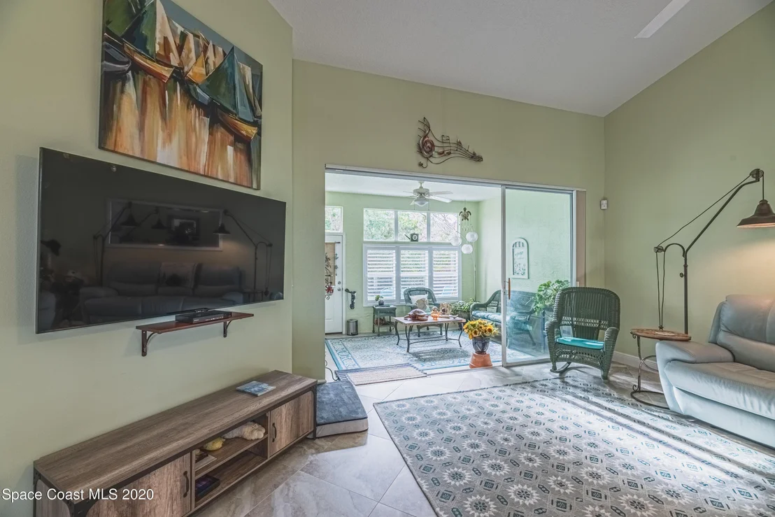Photo of 338 Renaissance Avenue