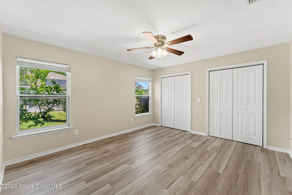 Photo of 496 N River Oaks Drive