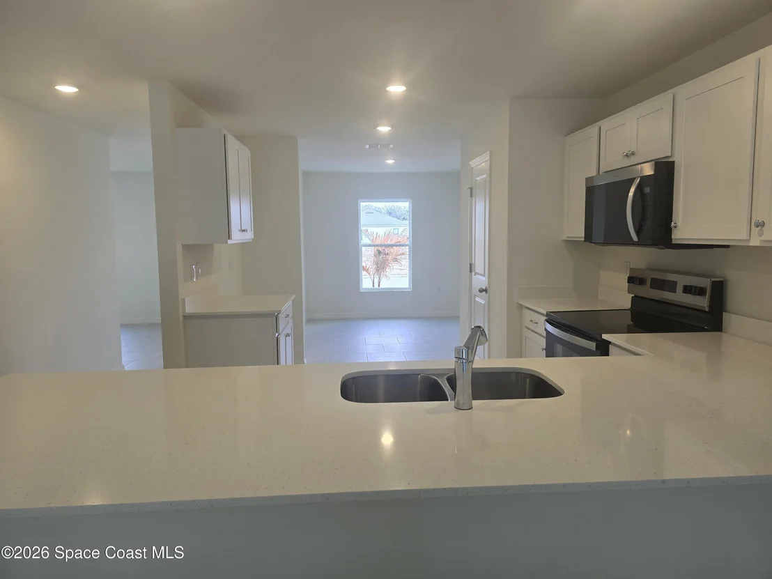 Photo of 981 SW Richmond Circle SW
