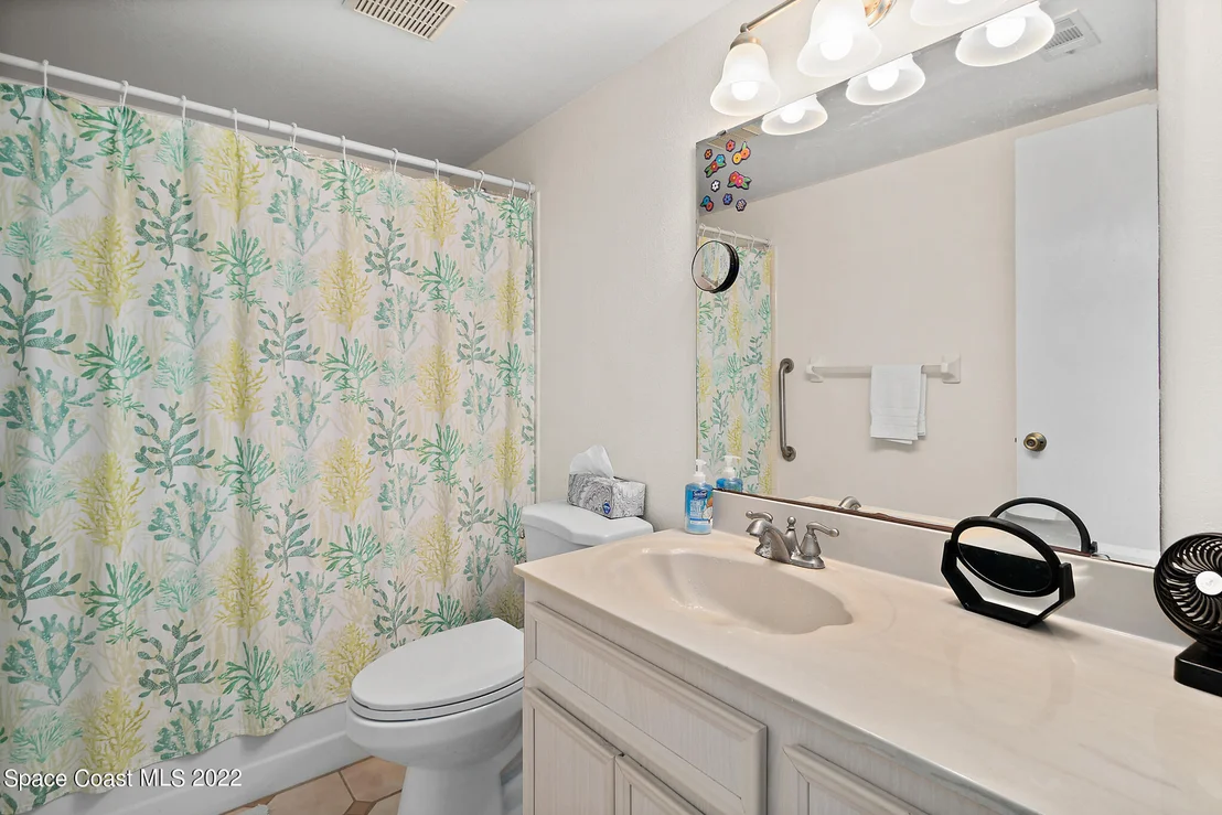 Photo of Unit 2 at 70 Cedar Avenue